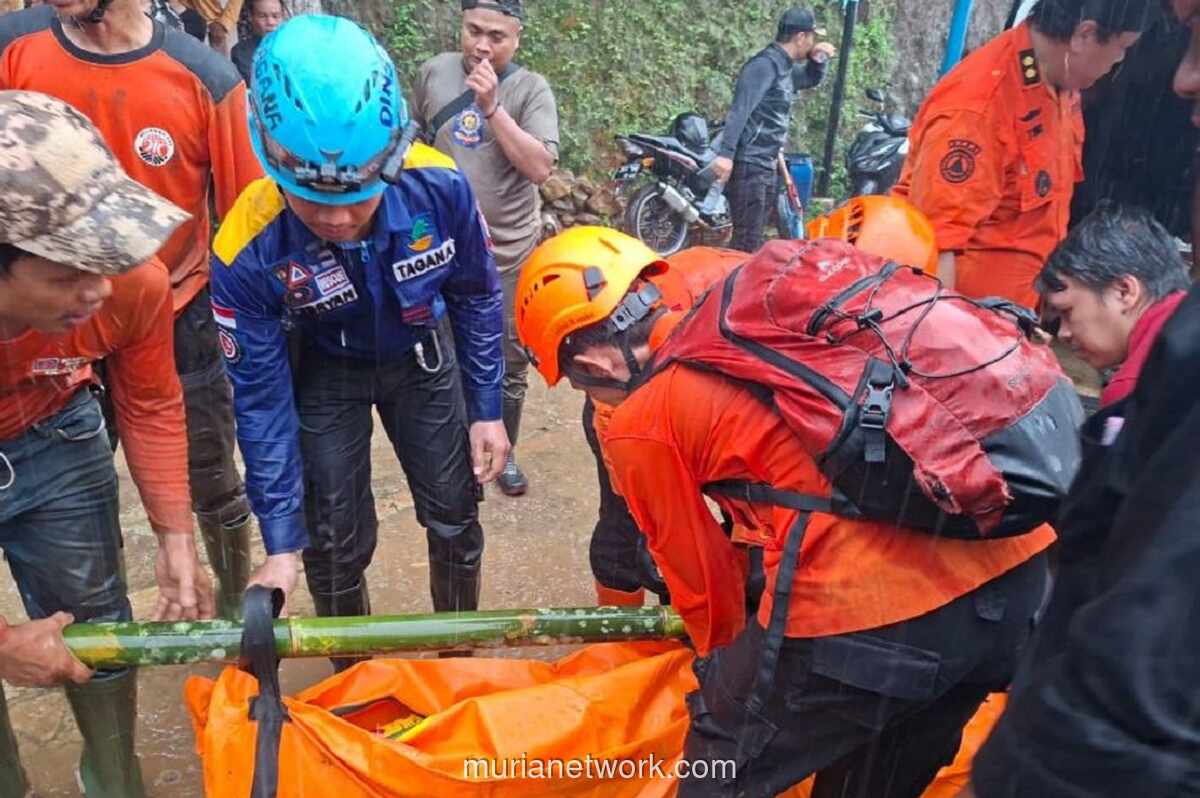 Dua Wisatawan Karawang Tewas Tertimbun Longsor di Curug Cileat Subang