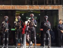 Polisi Bongkar Kantor Pusat Judi Online di Jakarta Barat, 321 WNA Ditangkap