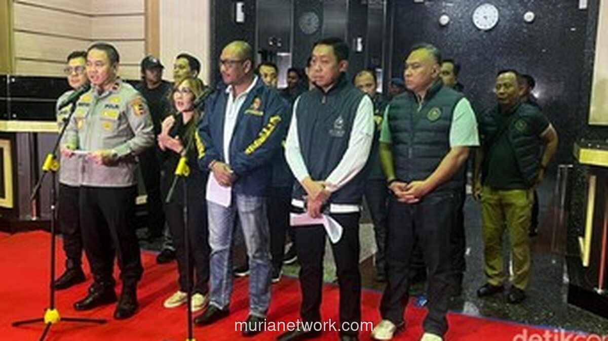 Polisi Amankan 321 WNA dalam Penggerebekan Judi Online di Jakarta Barat