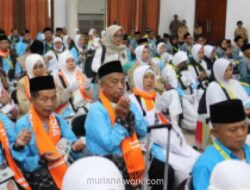 417 Calon Jemaah Haji Ciamis Diberangkatkan ke Embarkasi Indramayu untuk Terbang ke Tanah Suci