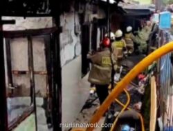 Kebakaran di Kontrakan Ciracas Hanguskan 300 Meter Persegi, 15 Jiwa Selamat
