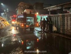 Kebakaran Gudang Limbah Lawon di Cikarang Barat Hanguskan Tujuh Rumah Warga