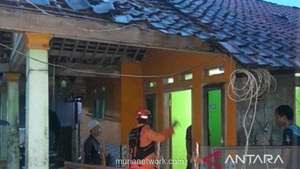 Angin Kencang di Bogor Rusak 90 Rumah Warga, Dua Keluarga Mengungsi