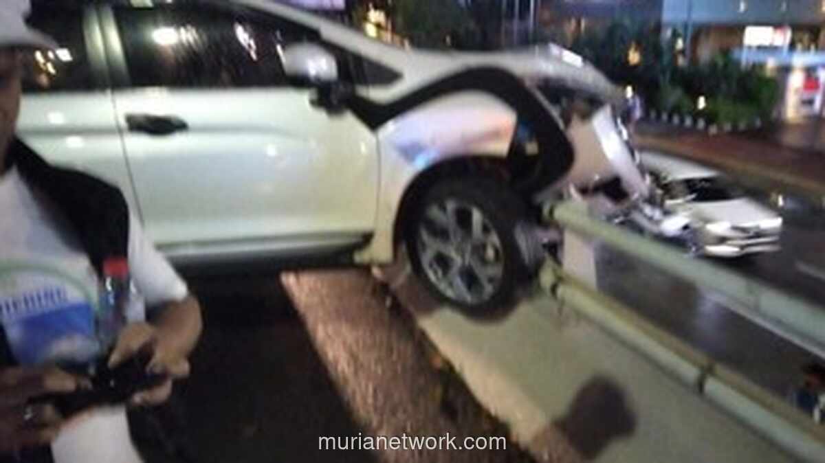 Kecelakaan di Tol Layang Slipi, Dua Mobil Terlibat Tabrakan hingga Lalu Lintas Macet