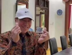 Jokowi Terhibur Aksi Joget Anak Muda di Depan Rumahnya, Nyanyikan Lagu Mas Bahlil Ganteng