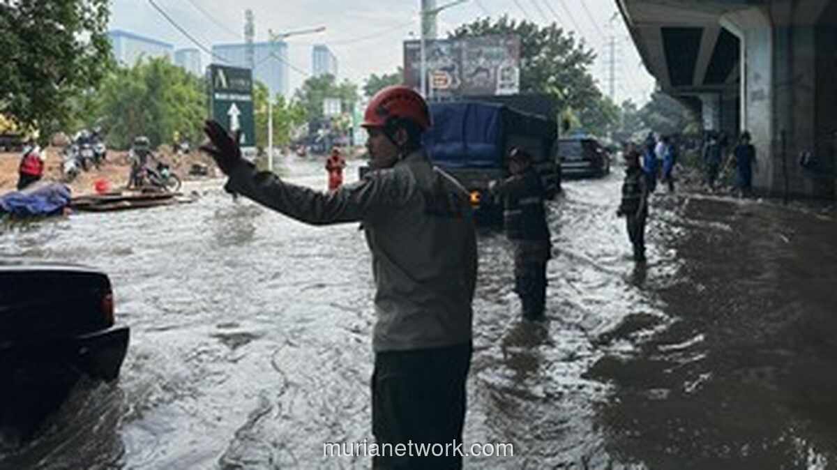 Banjir Jakarta Barat: 18 RT dan Jalan Kembangan Raya Masih Tergenang, Tak Ada Warga Mengungsi