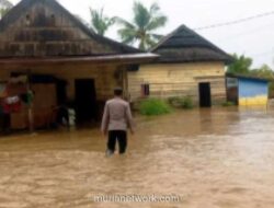 Banjir Luapan Sungai Konaweha Rendam 188 Rumah di Tiga Desa Kolaka, Polisi Evakuasi Warga
