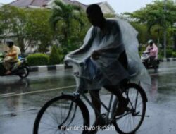 BMKG: Sebagian Besar Kota Besar di Indonesia Diguyur Hujan Ringan hingga Sedang Hari Ini