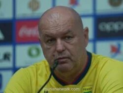 Suporter Persib Buat Patung Bojan Hodak, Pelatih yang Mundur Usai Bawa Tim Juara