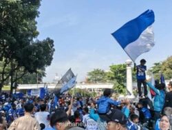 Ribuan Bobotoh Banjiri Bandung Rayakan Gelar Juara Persib