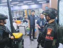 Polisi Tangkap 321 Orang dalam Penggerebekan Markas Judi Online di Jakarta Barat, 228 di Antaranya WNA Vietnam