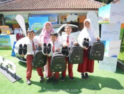 BYD Resmi Luncurkan Program “Small Steps for Tomorrow”, Salurkan 1.200 Sepatu dan Tas untuk Siswa di 12 Sekolah