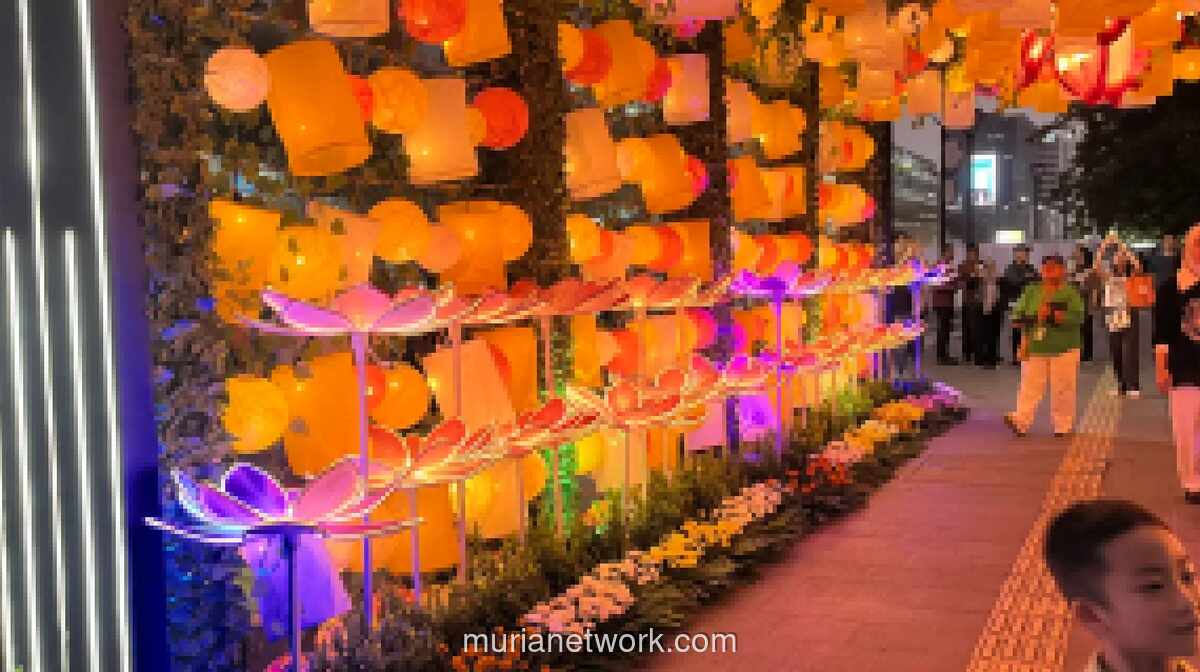 Ribuan Warga Padati Bundaran HI Nikmati Festival Cahaya Waisak 2026