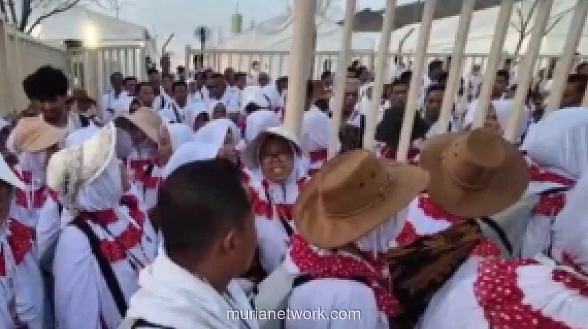Ribuan Jemaah Haji Mulai Tinggalkan Arafah Menuju Muzdalifah untuk Mabit