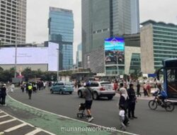 Warga Padati Bundaran HI untuk Olahraga Meski CFD Resmi Ditiadakan