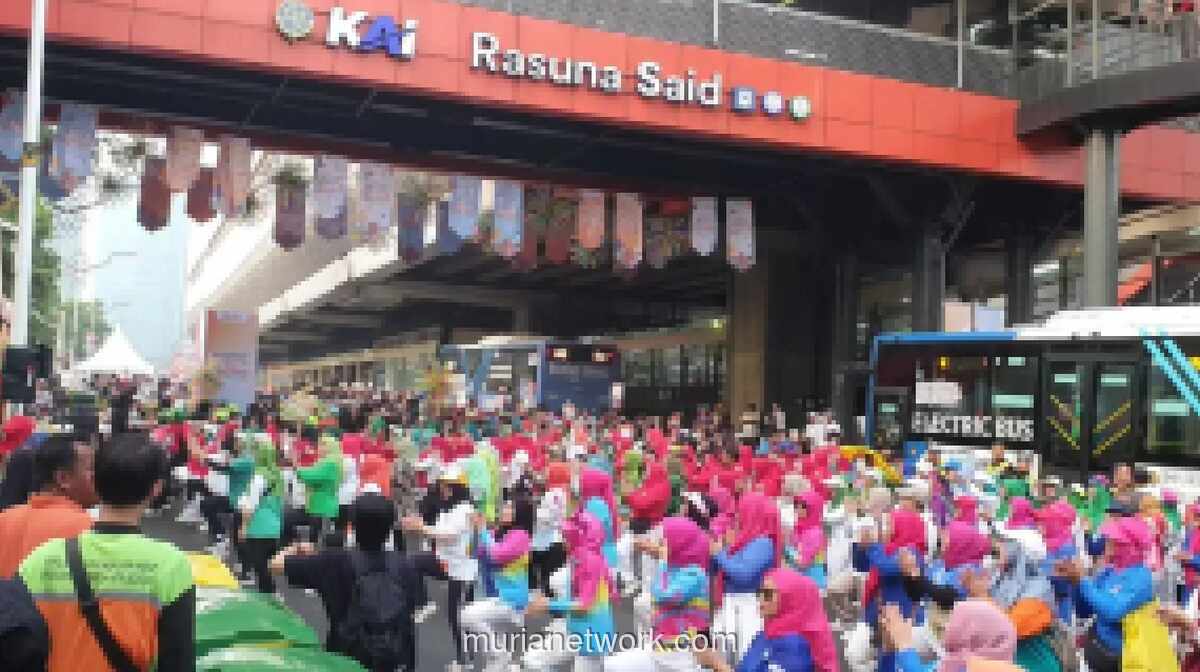 Ribuan Warga Padati CFD Rasuna Said, Deklarasi Gerakan Pilah Sampah dan Pencanangan HUT ke-499 Jakarta Digelar