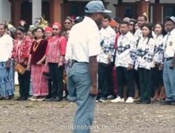 Siswa Disabilitas di Nabire Pimpin Upacara Hardiknas 2026, Gubernur Papua Tengah Hadir