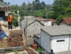 Longsor di Bogor Timpa Jalan Warga, Dua Rumah Terancam