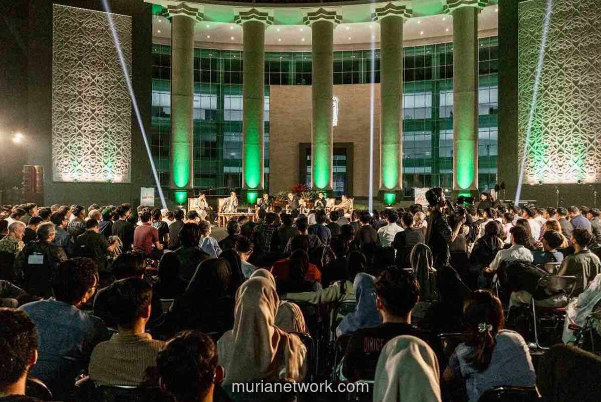 Mahfud MD Peringatkan Bahaya Autocratic Legalism dalam Diskusi Publik di UII