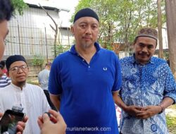 MNC Peduli Salurkan 450 Paket Daging Kurban untuk Warga Kedoya