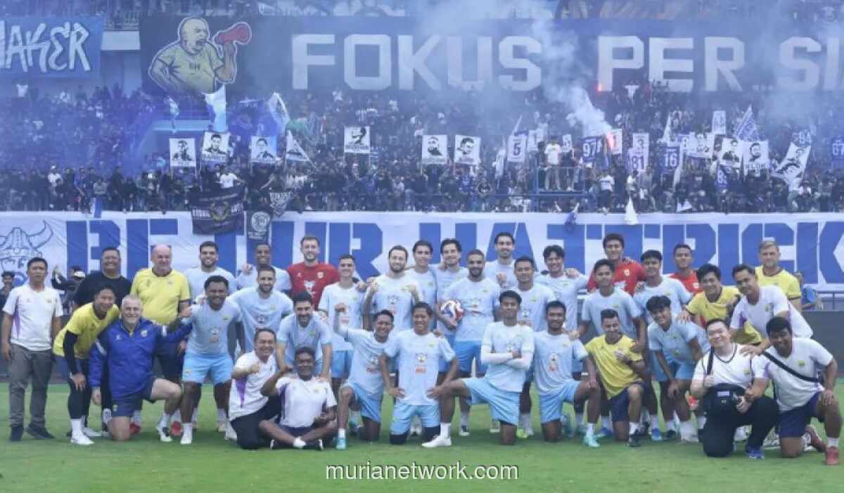 Ribuan Bobotoh Padati Stadion GBLA Beri Dukungan Langsung ke Persib Jelang Laga Krusial Lawan Persija