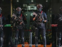 Polisi Bekuk 321 WNA di Penggerebekan Judi Online Jakarta Barat, Pengelola Gedung Turut Diperiksa
