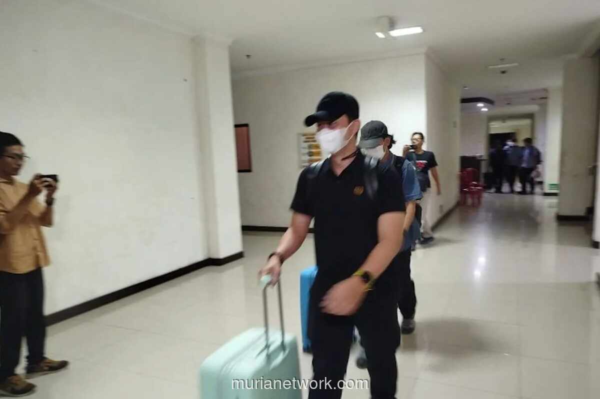 KPK Geledah Dinas Kesehatan dan Pendidikan Ponorogo, Bawa Tiga Koper Dokumen