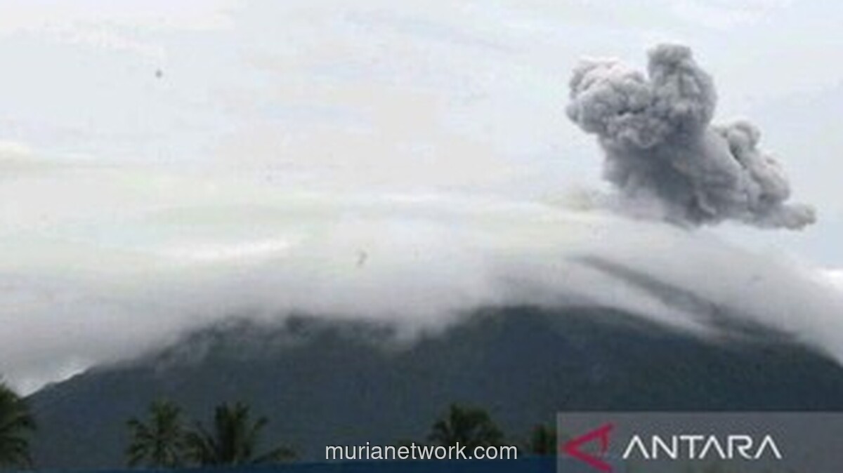 Gunung Ibu Kembali Erupsi, Luncurkan Abu Setinggi 400 Meter, Status Waspada Diperpanjang