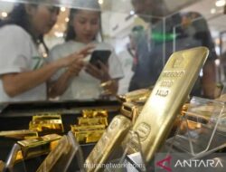 Harga Emas di Pegadaian Stabil, Antam Turun Tipis Jadi Rp2,953 Juta per Gram