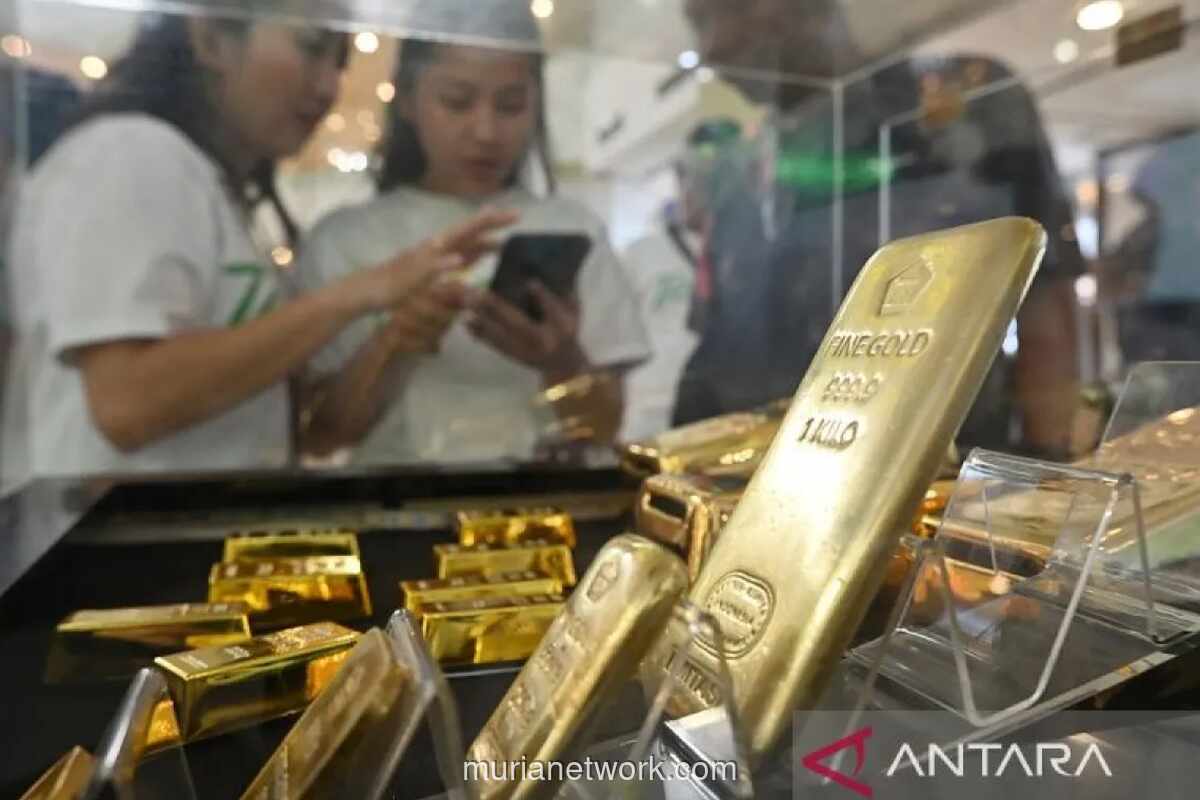 Harga Emas di Pegadaian Stabil, Antam Turun Tipis Jadi Rp2,953 Juta per Gram