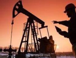 Harga Minyak Melonjak setelah AS Serang Target Iran di Selat Hormuz