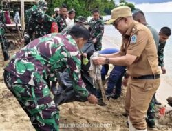 Wakil Bupati Bone Pimpin Karya Bakti TNI Bersihkan Pesisir Tanjung Pero Jelang HUT Kodam Hasanuddin