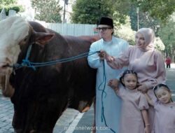 Atta Halilintar Sebar 12 Ekor Sapi Kurban ke Sejumlah Daerah di Jawa Barat