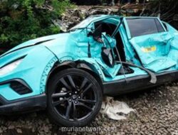 Polisi Tetapkan Sopir Taksi Green SM Tersangka Kecelakaan dengan KRL di Bekasi Timur