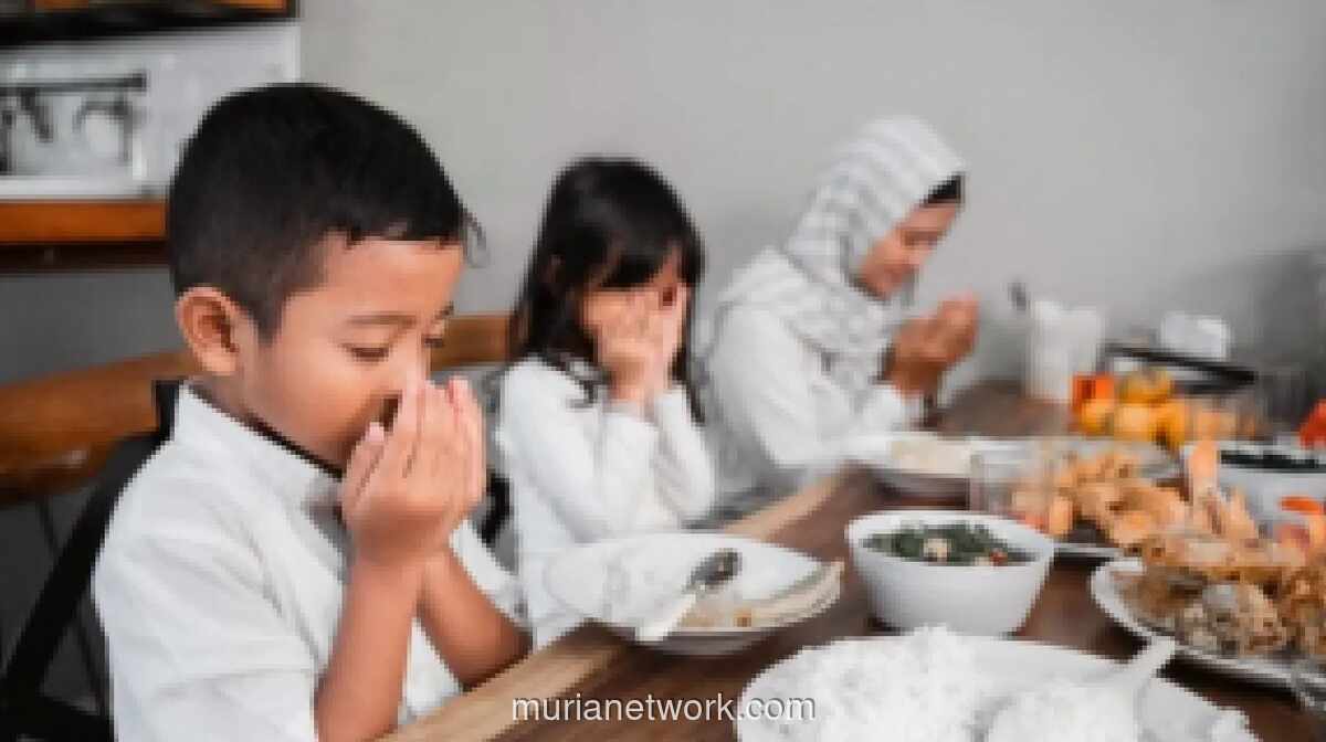 Jadwal Salat Bandung Kamis 21 Mei 2026: Subuh Pukul 04.33, Magrib Waktu Buka Puasa Pukul 17.47