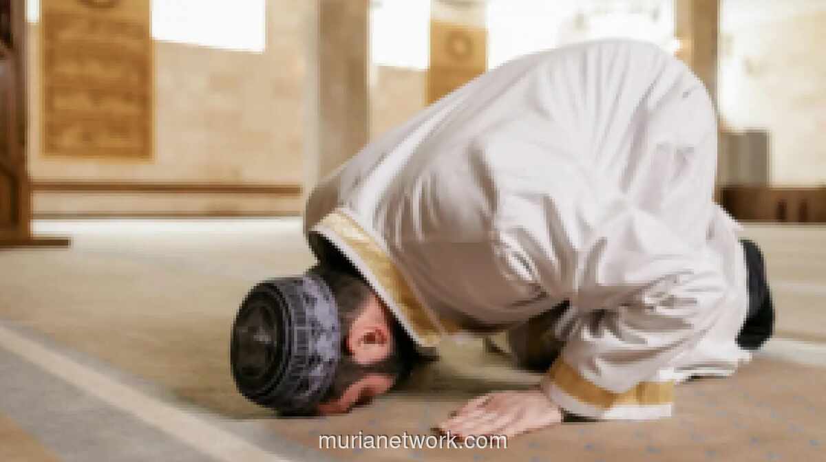 Jadwal Salat Surabaya Jumat 29 Mei 2025: Imsak Pukul 04.03 WIB, Zuhur 11.28 WIB