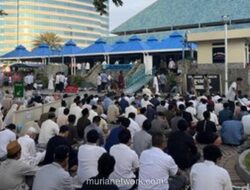 Masjid Raya Pondok Indah Dipenuhi Jemaah Salat Idul Adha, Lalu Lintas Sekitar Tersendat
