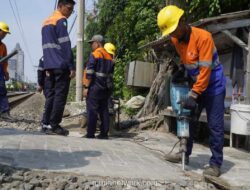 KAI Tutup Perlintasan Liar di Kebon Baru-Tebet Demi Keselamatan Perjalanan Kereta