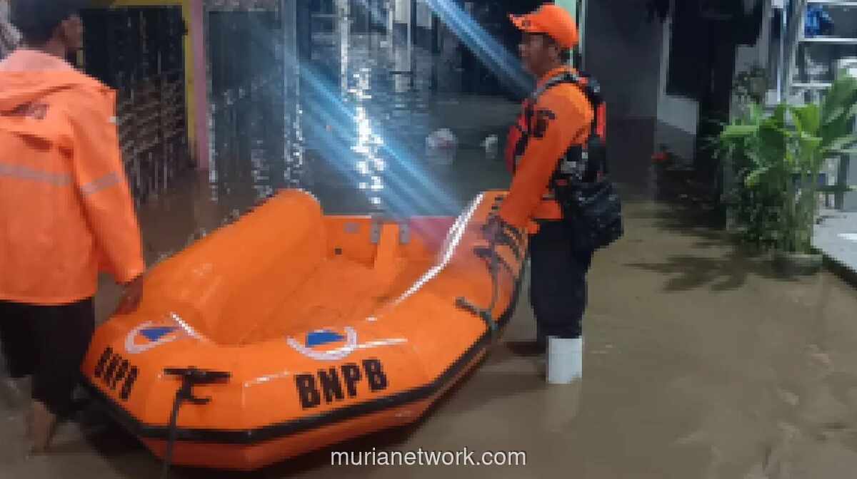 Banjir Kiriman dari Bogor Rendam Empat Wilayah di Kota Bekasi, BPBD Evakuasi Warga