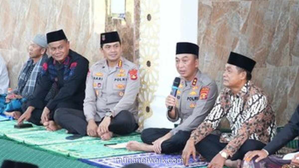 Kapolda Sumsel Dengar Langsung Aspirasi Warga Talang Betutu dalam Program Jumat Curhat