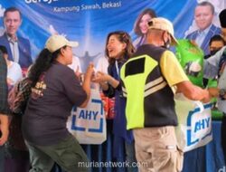 Partai Demokrat Bagikan 300 Paket Sembako di Gereja Kampung Sawah saat Hari Kenaikan Yesus Kristus