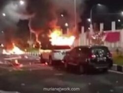 Suporter Persipura Rusuh Bakar Ambulans Usai Tim Gagal Promosi ke Liga Super
