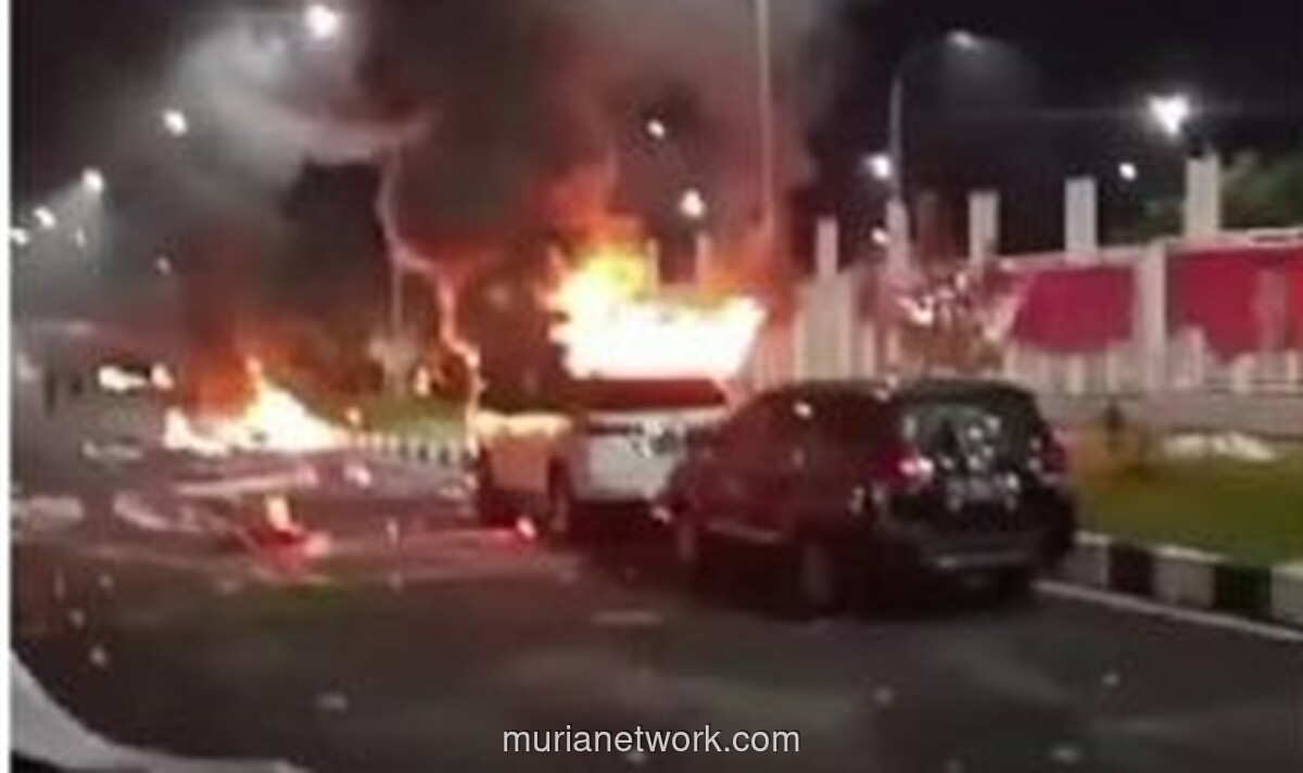 Suporter Persipura Rusuh Bakar Ambulans Usai Tim Gagal Promosi ke Liga Super