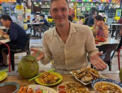 Viktor Axelsen Cicipi Kuliner Legendaris Penang di Tengah Tur Perpisahan