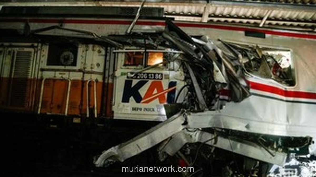KNKT Ungkap Tabrakan Beruntun KRL dan KA Argo Bromo Anggrek di Bekasi Dipicu Mobil Taksi Listrik Tersangkut di Perlintasan Liar