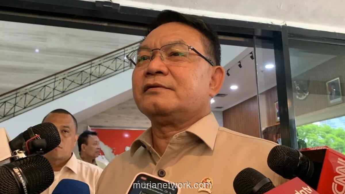 KSP Bantah Tudingan Amien Rais soal Kedekatan Seskab Teddy dengan Presiden Prabowo