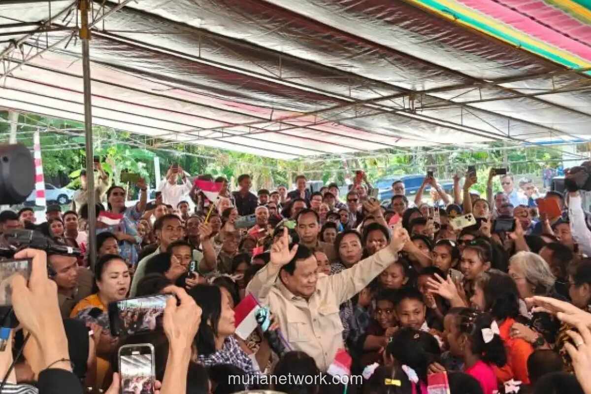 Prabowo Pimpin Langsung Hiburan Rakyat di Miangas, Ajak Jenderal Bernyanyi Bersama Warga