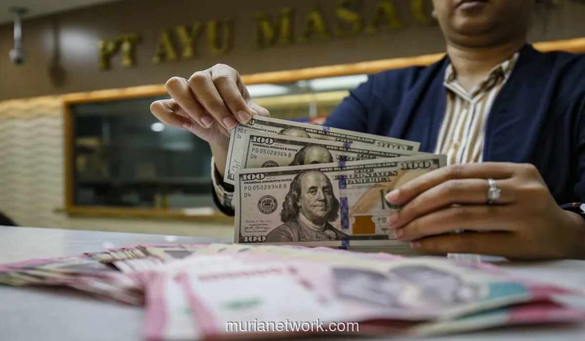 Rupiah Diprediksi Terus Melemah, Tertekan Eskalasi Geopolitik Global