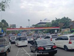 Volume Kendaraan ke Puncak Melonjak, Polisi Berlakukan One Way dari Ciawi