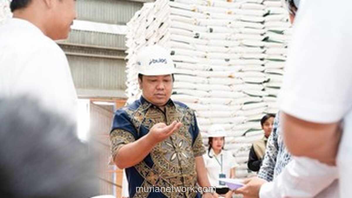 Anggota DPR Gerindra Rofiqi Salurkan Bantuan Pangan untuk Lansia Sakit di Martapura Timur